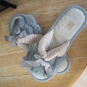 Slippers, slides NWOT